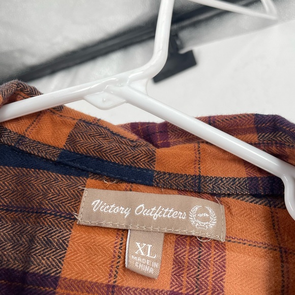 Victory Outfitters plaid shirt in orange and navy. Size XL. - Picture 1 of 16